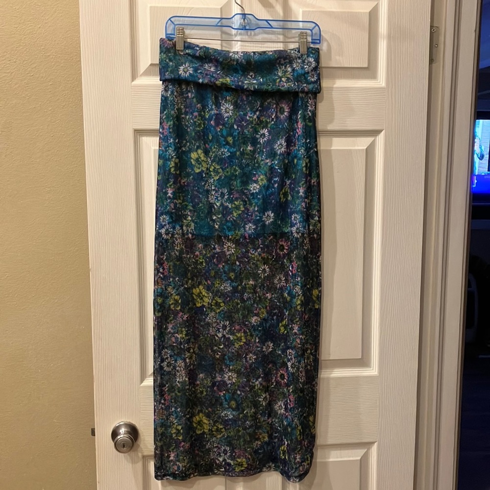 No. Boundaries floral skirt size M (7/9)